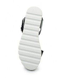 Черные кожаные сандалии на плоской подошве от HCS