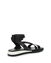 Черные кожаные сандалии на плоской подошве от Pieces