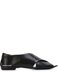 Черные кожаные сандалии на плоской подошве от Silvano Sassetti