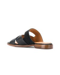 Черные кожаные сандалии на плоской подошве от Chie Mihara