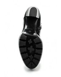 Черные кожаные сапоги от Bata