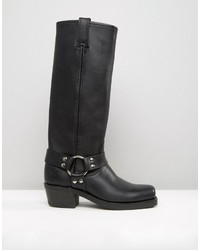 Черные кожаные сапоги от Frye