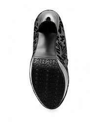 Черные кожаные сапоги от Mirabella