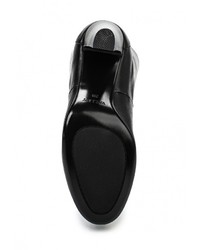 Черные кожаные сапоги от Valley