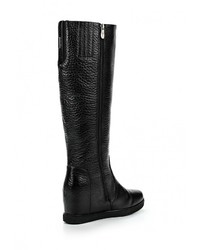 Черные кожаные сапоги от Vitacci