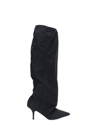 Черные кожаные сапоги от Yeezy