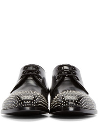 Черные кожаные туфли дерби с шипами от Alexander McQueen