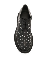 Черные кожаные туфли дерби с шипами от Alexander McQueen