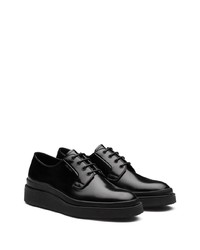Черные кожаные туфли дерби от Prada