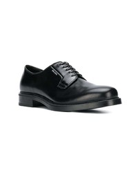 Черные кожаные туфли дерби от Prada