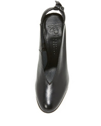 Черные кожаные туфли от Zero Maria Cornejo