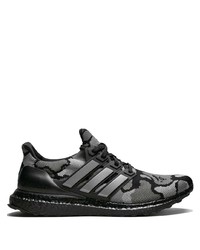 Мужские черные кроссовки с камуфляжным принтом от adidas