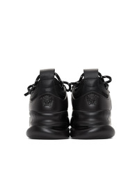 Женские черные кроссовки от Versace