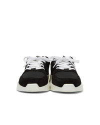 Мужские черные кроссовки от Essentials