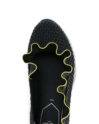 Женские черные кроссовки от Fendi