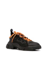 Мужские черные кроссовки от McQ