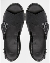 Черные массивные сандалии на плоской подошве от Asos