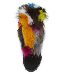 Черные меховые ботильоны от Stuart Weitzman