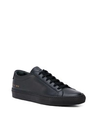 Мужские черные низкие кеды от Common Projects