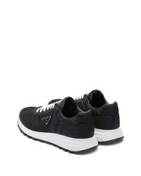 Мужские черные низкие кеды от Prada