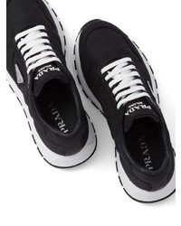 Мужские черные низкие кеды от Prada