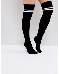 Черные носки до колена в горизонтальную полоску