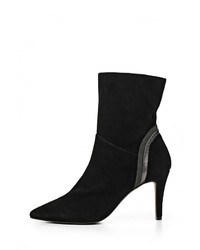 Черные полусапоги от Tamaris