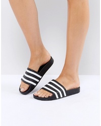 Черные резиновые сандалии на плоской подошве в горизонтальную полоску от adidas Originals