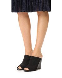 Черные сабо от Joie