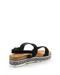 Черные сандалии на плоской подошве от Clowse