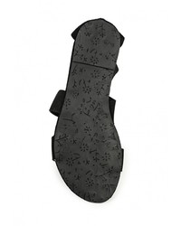 Черные сандалии на плоской подошве от Fersini
