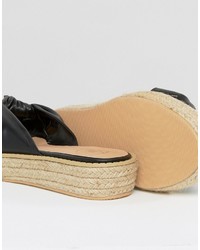 Черные сандалии на плоской подошве от Missguided