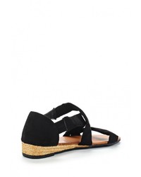 Черные сандалии на плоской подошве от Mada-Emme