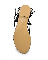 Черные сандалии на плоской подошве от Mango