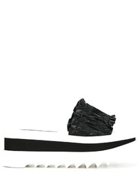 Черные сандалии на плоской подошве от Stella McCartney