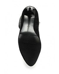 Черные сапоги от Elcherry