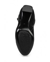 Черные сапоги от Marie Collet