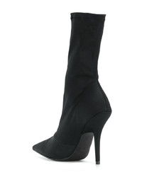 Черные сатиновые ботильоны от Yeezy