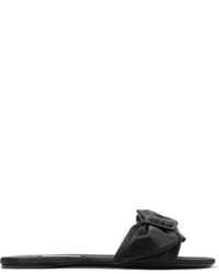 Черные сатиновые сандалии на плоской подошве с украшением от Prada
