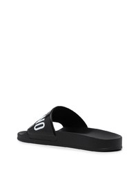 Мужские черные сланцы с принтом от Moschino