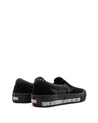 Мужские черные слипоны от Vans