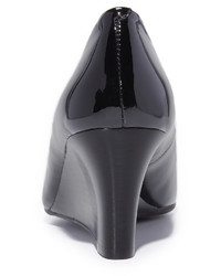 Черные туфли на танкетке от Tory Burch