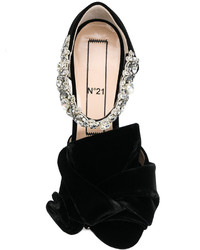 Черные туфли с украшением от No.21
