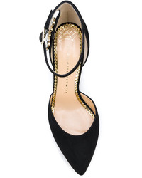 Черные туфли от Charlotte Olympia