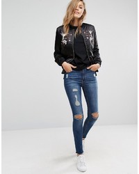 Женский черный бомбер с вышивкой от Pimkie
