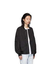 Мужской черный бомбер от Canada Goose