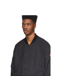 Мужской черный бомбер от Canada Goose