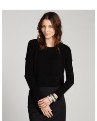 Черный вязаный короткий свитер