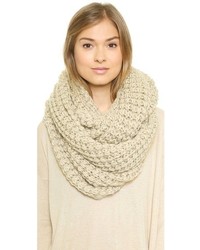 Женский черный вязаный шарф от Paula Bianco