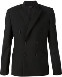 Черный двубортный пиджак